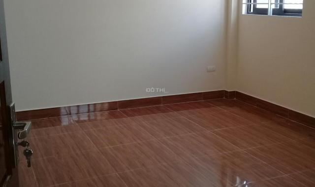 Nhà đẹp 5 tầng, 45m2, có gara ô tô 7 chỗ, ngõ phân lô Yên Duyên cực đẹp, giá 3,6 tỷ