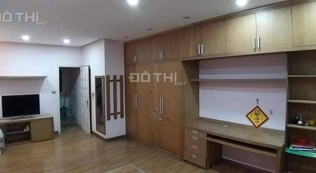 Bán nhà phố Nguyễn Chí Thanh, Đống Đa, kinh doanh, 37m2 * 5T, MT 4,5m ô tô đỗ cửa. LH 0989787838