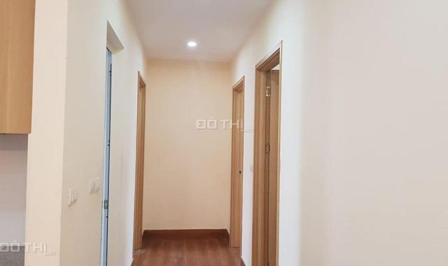 Cần bán chung cư 124m2 full nội thất tòa Golden Place Mễ Trì Hạ, giá 30tr/m2. LH 0886313779