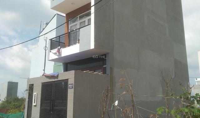 Tôi cần bán lô đất ở Sam Sung khu công nghệ cao. DT: 80m2, giá 39tr/m2, LH 0982.336.236