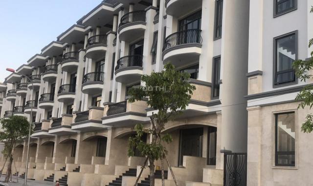 Bán nhà mặt phố tại dự án Vạn Phúc Riverside City, Thủ Đức, DT 147m2, giá 26.9 tỷ, 0902708047