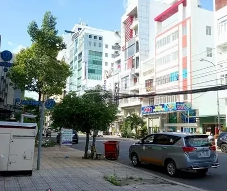 Bán nhà kinh doanh mặt phố Phạm Ngọc Thạch 43m2, 3 tầng, 14,5 tỷ