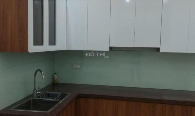 Chính chủ bán nhà phố Dịch Vọng, Cầu Giấy DT 45m2 x 5T, nhà lô góc 2 mặt ngõ, gần phố. Giá 4,85 tỷ