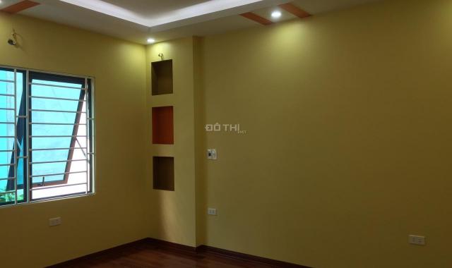 Nhỉnh 3 tỷ có ngay căn nhà xây mới 40m2, ô tô đỗ cổng, ngay gần Văn Miếu