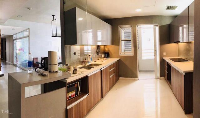 Chính chủ cần bán duplex V5 Sunrise City, đường Nguyễn Hữu Thọ, Q. 7: 220 m2 duplex, 4 phòng ngủ