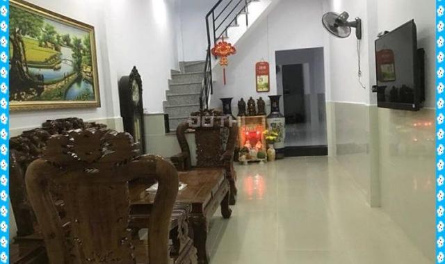 Nhà 160m2 1 lầu SH riêng, ngay chợ Hưng Long