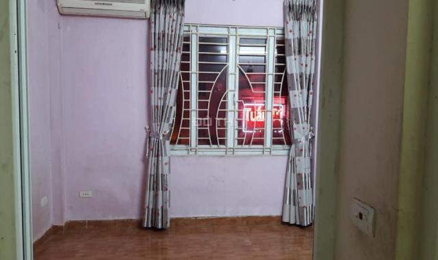 Cho thuê nhà riêng tại Phố Việt Hưng, Long Biên, Hà Nội. diện tích 30m2, giá: 6 tr/tháng