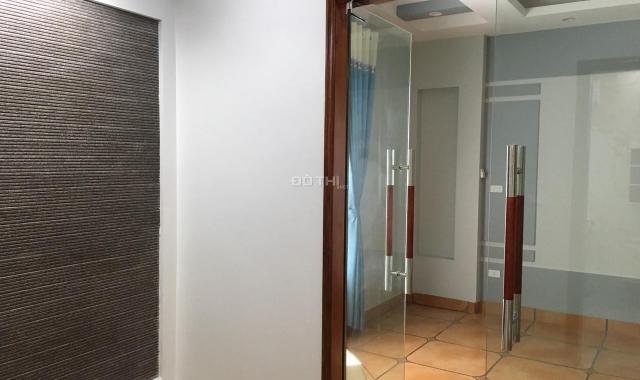 Bán nhà đường Quan Hoa, Cầu Giấy xây 5 tầng, 42m2, ngõ rộng, kinh doanh tốt, giá 4.8 tỷ