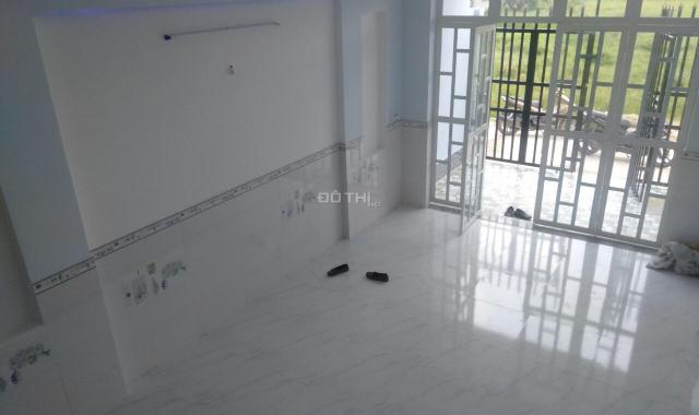 Cần tiền bán căn nhà 1 trệt 1 lầu đúc, 80m2, 1 tỷ 250 tr, có sổ riêng. LH: 0909.887.249