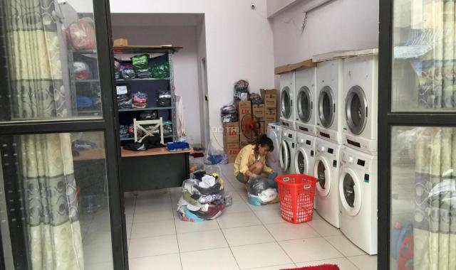 Sang tiệm giặt ủi đông khách Bình Thạnh, giá 180 triệu