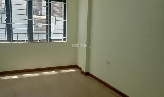 Cần bán nhà đẹp giá rẻ 5 tầng, DT: 32m2, Phú Đô, Nam Từ Liêm, ô tô cách 20m. LH 0947822826