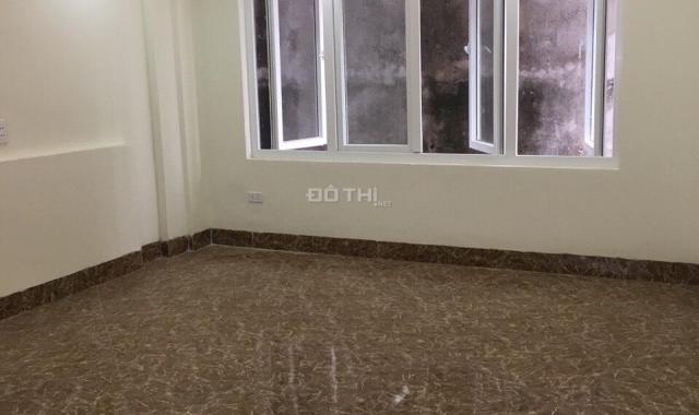 Bán nhà xây mới giá rẻ Hữu Hòa, view hồ cực thoáng, 30m2, 5 tầng, đủ nội thất, ô tô đỗ gần cổng