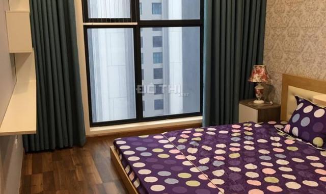 Cho thuê căn hộ cao cấp tại GoldSeason: 3 phòng ngủ full đẹp chỉ 14tr5/th. LH: 037.204.2261