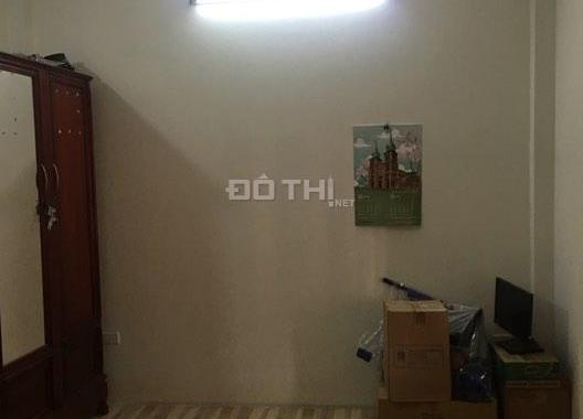 Bán nhà dân xây ở Thạch Bàn 46m2 x 4m MT, 4T, 4PN, nội thất đầy đủ 2,3 tỷ(cách chợ Đồng Dinh 200m)