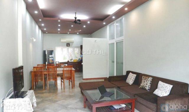 Cho thuê biệt thự sân vườn cổ tích, 3PN, 330m2 tại Tây Hồ, giá cho thuê 32tr/th. LH: 0983511099