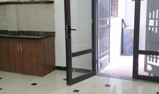 Bán nhà phố Kim Hoa - Xã Đàn, Đống Đa, 35m2 x 5T, có 80m2 sân, an ninh tốt. Giá 2,95 tỷ