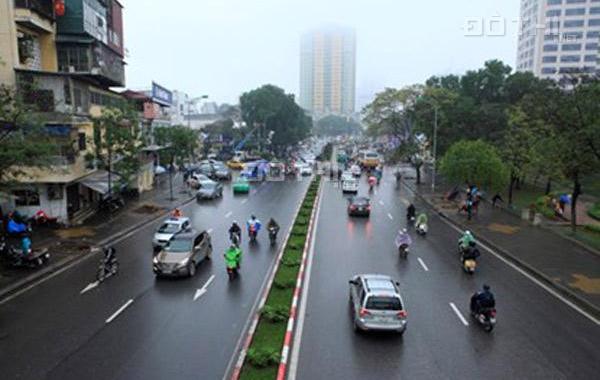 Bán nhà mặt phố Nguyễn Chí Thanh, 200m2, 15 tầng, cho thuê 350tr/tháng. Giá 95 tỷ