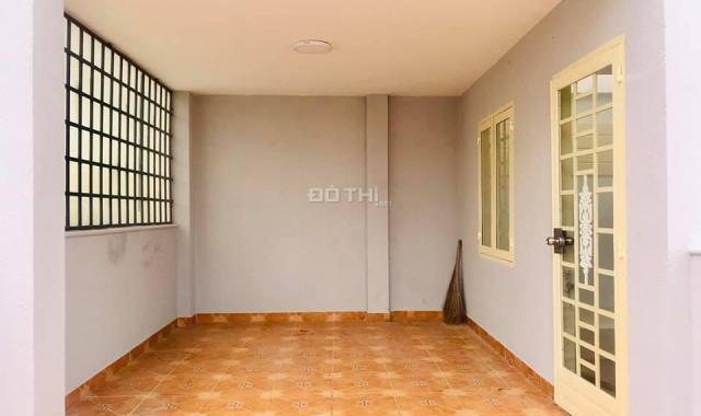 Nhà bán đường Nguyễn Công Hoan - Phú Nhuận, nhà 5 tầng, 5PN, tặng nội thất, DT: 45m2, 6.3 tỷ