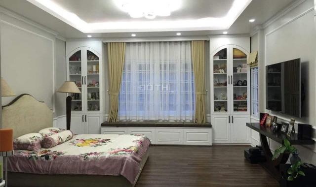 Bán nhà đẹp, chỉ để ở - Kinh doanh homestay - ngõ phố Trần Quốc Toản, Hoàn Kiếm, giá: 18,8 tỷ/50m2