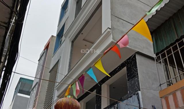 Bán gấp nhà 40m2, 5 tầng, có gara ô tô tại Thanh Liệt, Thanh Trì, HN. LH 0974509368