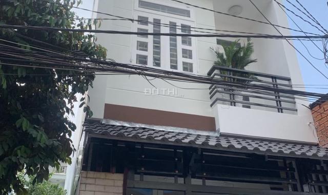 Nhà bán đúc 2 lầu có sổ hồng, hẻm xe hơi 5m thông, phường Đông Hưng Thuận, quận 12