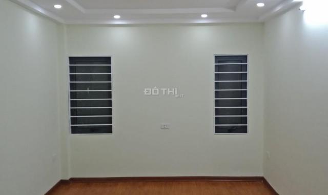 Bán nhà 5 tầng thị trấn Văn Điển, ô tô đỗ cửa 36m2, giá 3.15 tỷ. LH: 0974509368