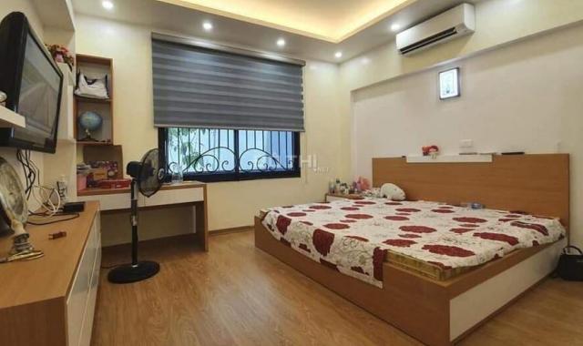 Siêu hiếm! Nhà Nguyễn Đình Thi, 28m2, lô góc, KD, đường ô tô, chỉ 2.5 tỷ, bán gấp