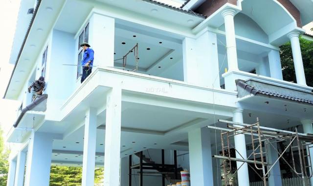 Cho thuê BT ngay cổng sau SC Vivo Q. 7 DT 12.5x20m, xây hầm trệt, 3 lầu, giá 116tr/th, 0909 86 5538