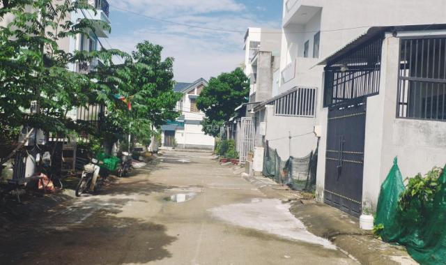 Vợ chồng ly hôn cần bán lô đất đường Nguyễn Xiển phân chia tài sản
