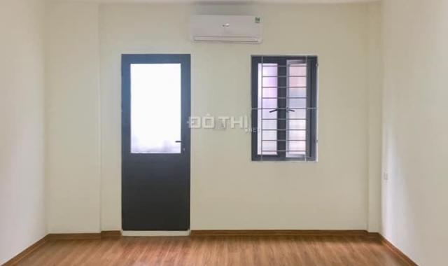 Cực sốc: Nhà mới coong, phố 8/3, Hai Bà Trưng, chỉ 4.2 tỷ, 58m2, 5 tầng