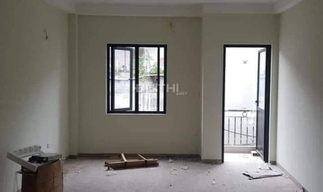 Bán nhà Trương Định, ô tô vào, ở luôn, 33m2, 2,25 tỷ. LH: 0948.296.696