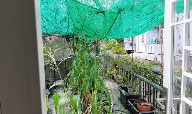 Cần bán nhà 1 trệt 1 lầu, 3 mặt tiền (3.5x18m), nở hậu. Giá 3.3 tỷ