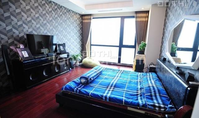 Bán 02 căn chung cư tầng trung R2 Royal 88m2 và 152 m2