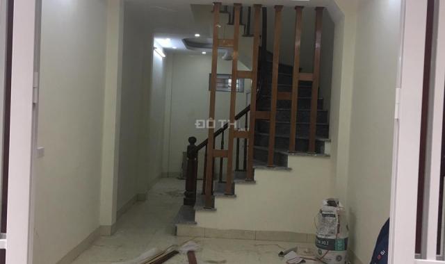 Nhà xây mới S= 38m2 x 4T, có chỗ để ô tô, gần trường học ở Phú Lương, giá 1.6 tỷ. LH: 0988262346