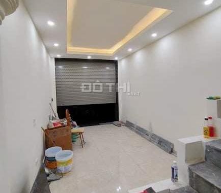 Nhà đẹp - ở ngay - Ngõ kinh doanh - Đê La Thành, 30m2 * 5 tầng, giá: 3.5 tỷ