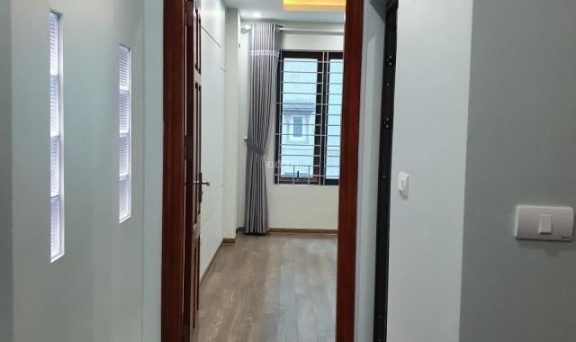 Bán nhà ngõ 603, Lạc Long Quân, Xuân La, Tây Hồ 55 m2 x 6 tầng đẹp ô tô đỗ cửa, 6,5 tỷ