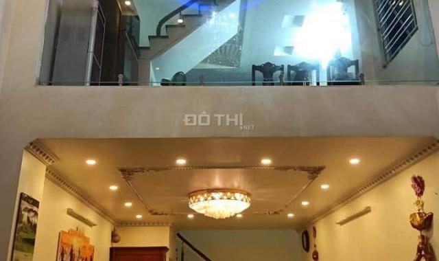 Bán nhà phố Lê Thanh Nghị, 40m2, nhà 5 tầng, 6 phòng ngủ, kinh doanh nhỏ, cách ô tô đỗ 30m