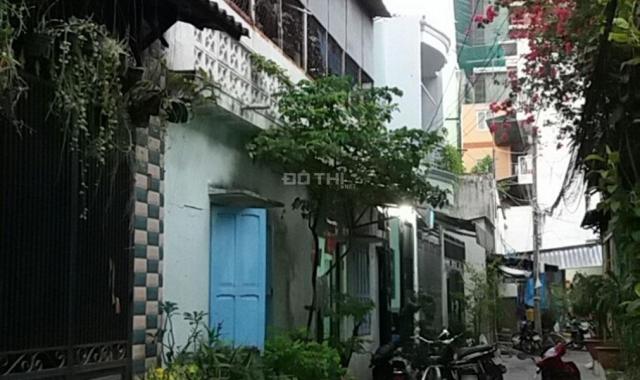 Bán nhà diện tích lớn quận Tân Phú xung quanh gần nhiều tiện ích