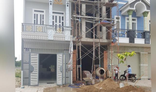Nhà mới dọn ở ngay, 1T, 1L KDC Phú Hồng Thịnh 8 chợ Phú Phong, từ 1,5 tỷ, NHHT 50%, LH 0979542788