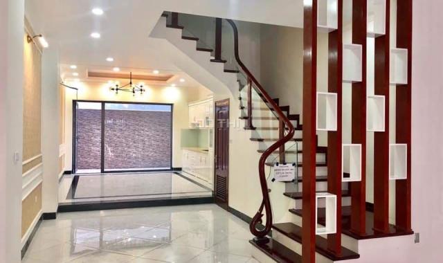 Cần bán gấp nhà Trần Đăng Ninh, 34m2x5T, gần phố, chỉ 3.7 tỷ, Lh: 094 985 9830