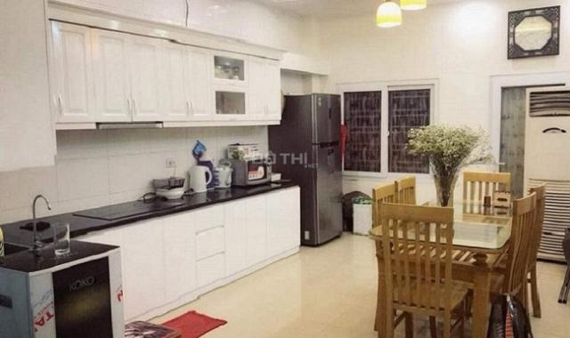 Bán cực gấp nhà phố 8/3, Hai Bà Trưng, cách đường ô tô 35m lô góc, 70m2, 4T, giá 2.9 tỷ. 0988964342