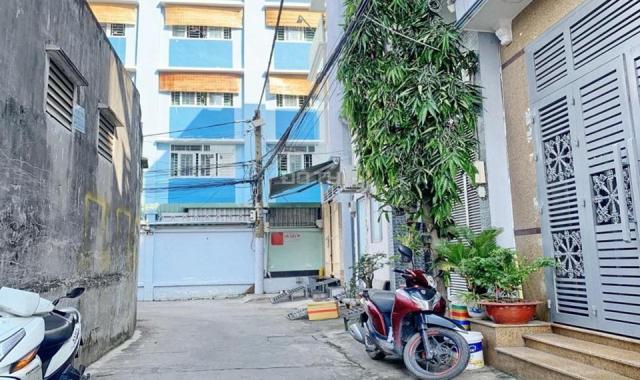 Kẹt tiền bán gấp nhà phố 3 lầu đường Lý Phục Man, P. Bình Thuận, Q7 (hẻm xe hơi)