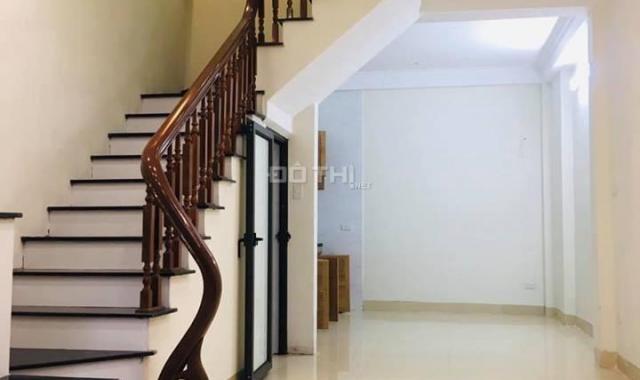 Cần tiền gấp bán nhà 1.65 tỷ ô tô lùi cửa 4 tầng (33m2-3PN) cầu Hữu Hòa, Thanh Trì, 0969419928