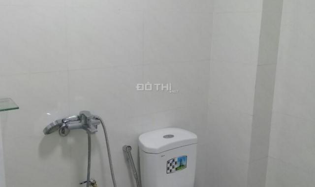 Cho thuê căn hộ 32m2, Kim Mã - Núi Trúc, ô tô đỗ cửa, thang máy, tiện nghi điều hòa và nóng lạnh