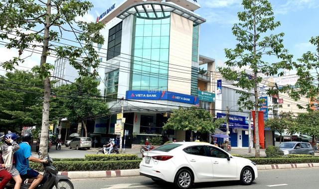 Cho thuê nhà 1 trệt 2 lầu KT: 6x60m mặt tiền đường Đồng Khởi, gần ngã tư đại học ĐN