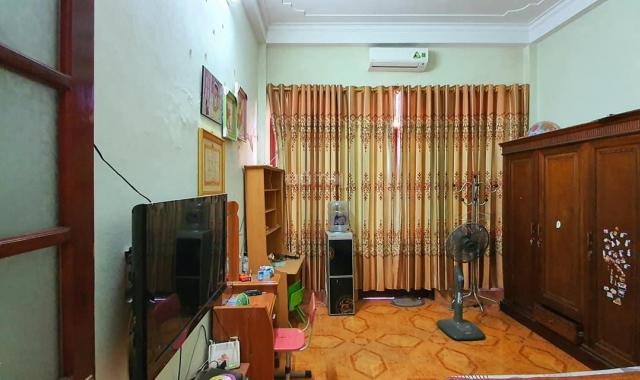 Nhà phân lô ngay phố Ngô Thì Nhậm, 65m2, 5 tầng, đường nhà 12m, có vỉa hè, cây xanh. hạ 4,9 tỷ