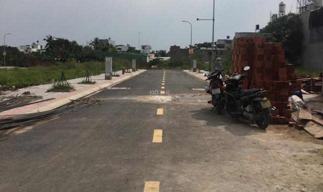 Cần bán nhà mới xây 1 trệt, 2 lầu ngay chợ Cầu Nguyễn Văn Quá đường 12m 3,7 tỷ. LH: 0933.732.939