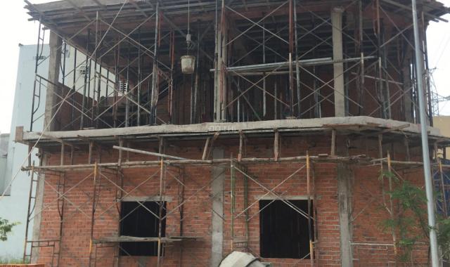 Bán nhà 1 trệt, 2 lầu ngay chợ Nguyễn Văn Quá DT 5x10m, giá 3,7 tỷ có SH riêng. LH 0933.732.939