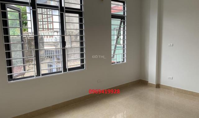 Nhà 2.2 tỷ phố Phan Đình Giót thông ra Ngô Quyền - La Khê, 4 tầng (40m2-4PN), 0969419928