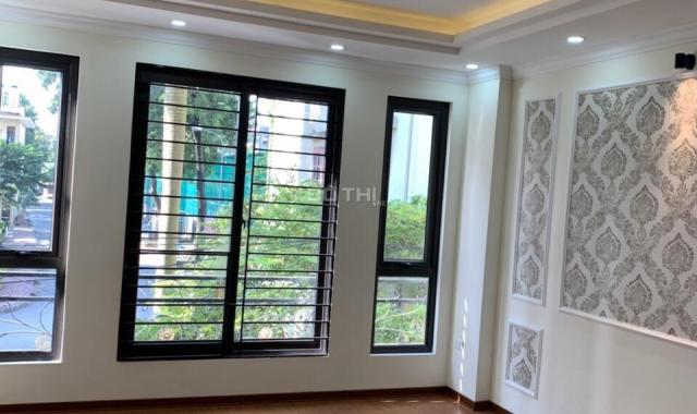 Bán nhà Lê Văn Lương, Vũ Hữu, DT 50m2 x 5 tầng mới tinh ô tô vào nhà giá 7.5 tỷ